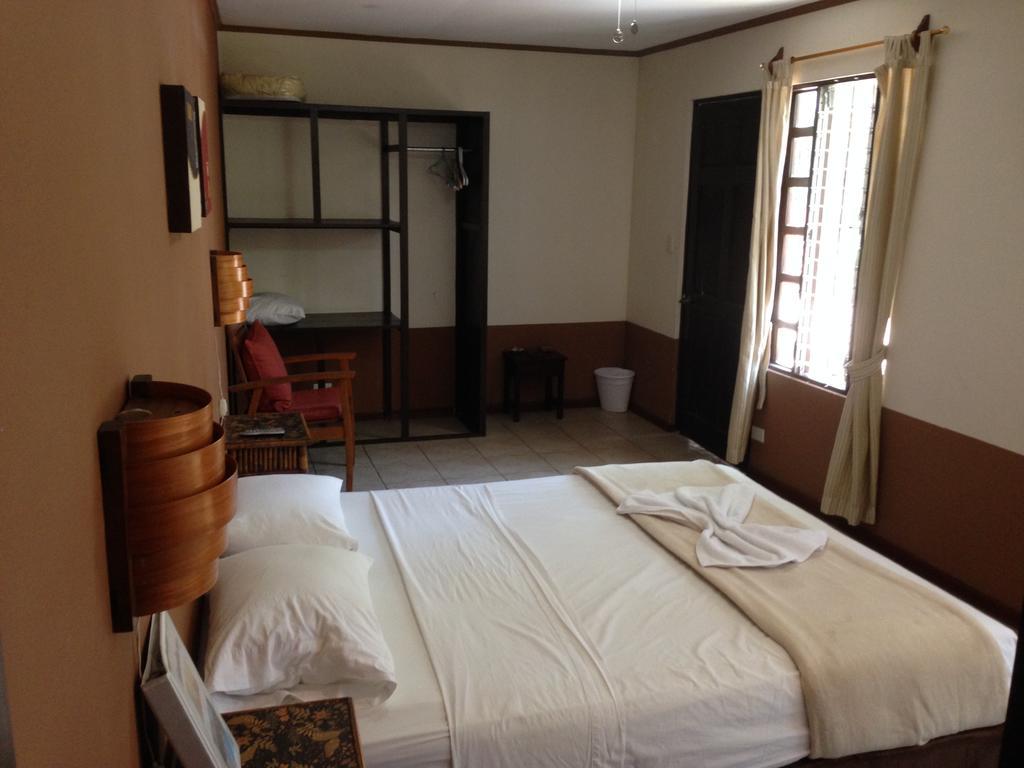 Dushi Vida Country Inn Alajuela Oda fotoğraf